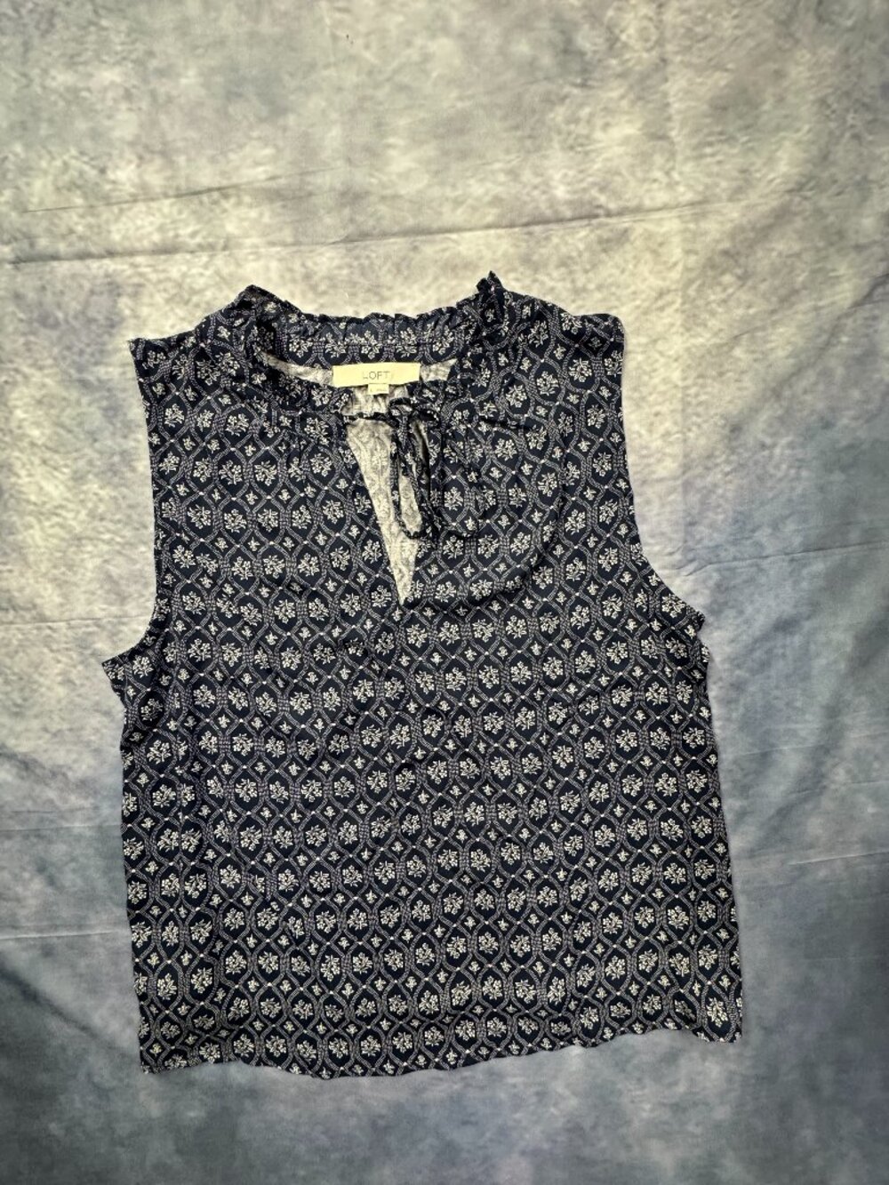 LOFT Blue Sleeveless Blouse Size Large NWT
